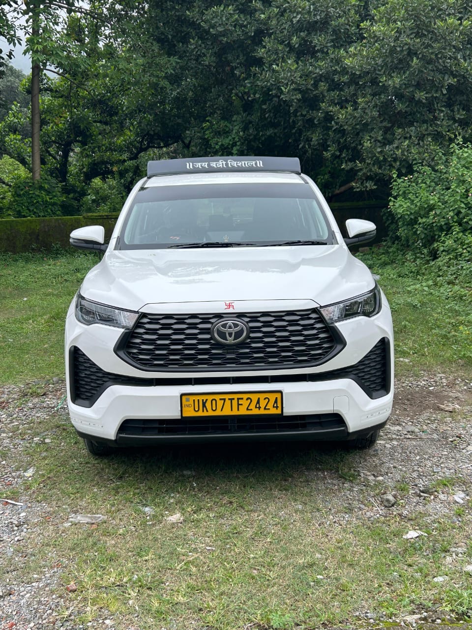 Toyota Innova Hycross